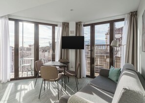 Leilighet – comfort, balkong | Oppholdsområde