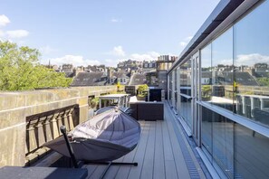 Appartement Penthouse familial, vue sur la ville | Terrasse/patio