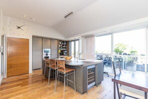 Family Penthouse, City View | Private kitchen | Coffee/tea maker, electric kettle, toaster - Beautiful Penthouse with terrace (Edinburgh)