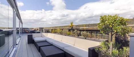 Family Penthouse, City View | Terrace/patio
