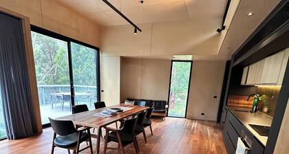 Stylish 2-bedroom house with AC, WiFi in Wye River