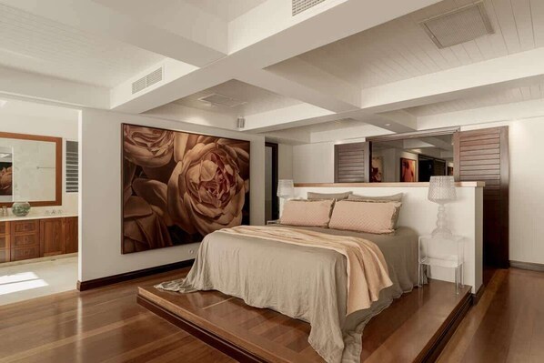 4 habitaciones, tabla de planchar con plancha, wifi y ropa de cama