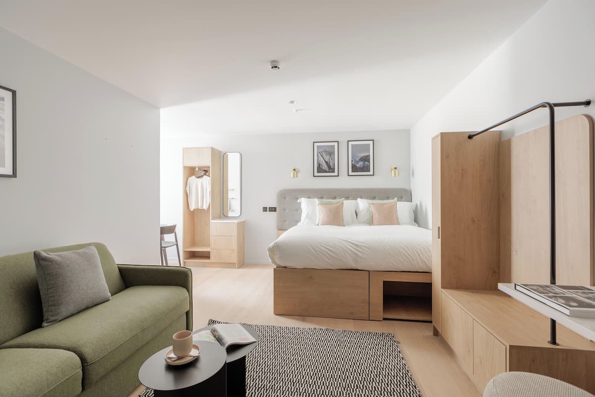 Superior Studio | 1 bedroom, hypo-allergenic bedding, desk, bed sheets