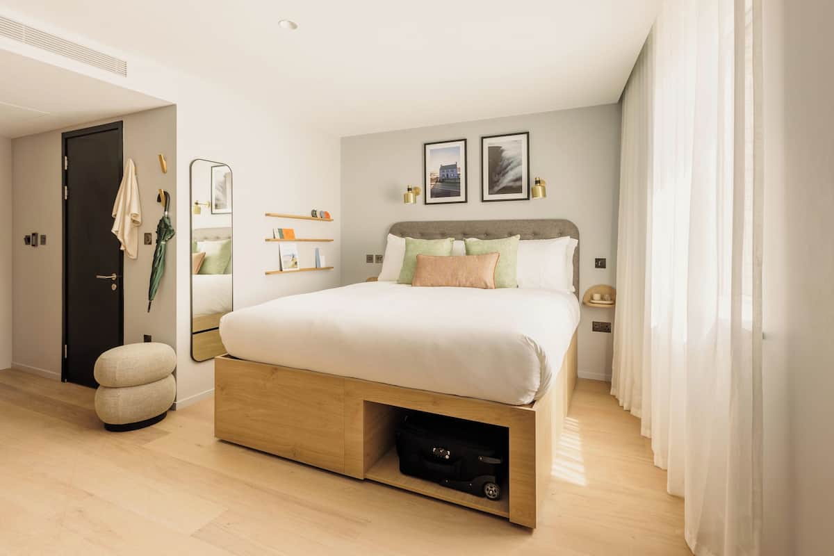 Studio | 1 bedroom, hypo-allergenic bedding, desk, bed sheets