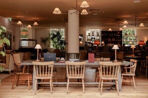 Siddeområde i lobbyen