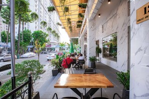 Front of property - Romana Saigon Hotel Phu My Hung (Ho Chi Minh City)