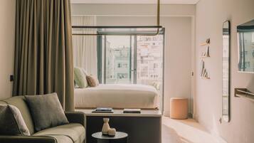 Family Studio Sleeps 4 | Free WiFi, bed sheets