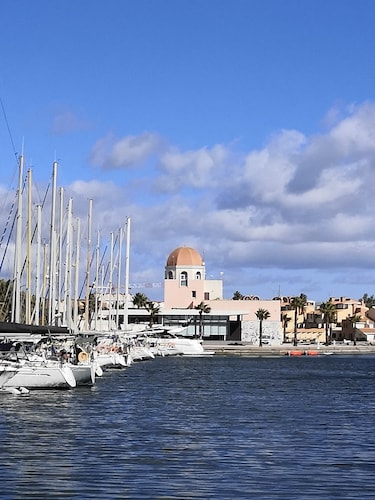 Gruissan Port, quiet 29m2 apartment with terrace