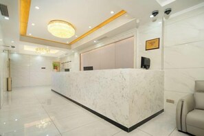 Lobby - Hualv Hotel (Guangzhou Children's Hospital Shangxiajiu Pedestrian Street Branch) (Guangzhou)