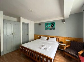 Deluxe Double Room, Mountain View | Desk, laptop workspace, iron/ironing board, WiFi (free) - Mellow Fellow Rooms And Hostel (Gangtok)