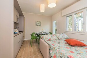 2 slaapkamers, een strijkplank/strijkijzer, wifi, beddengoed