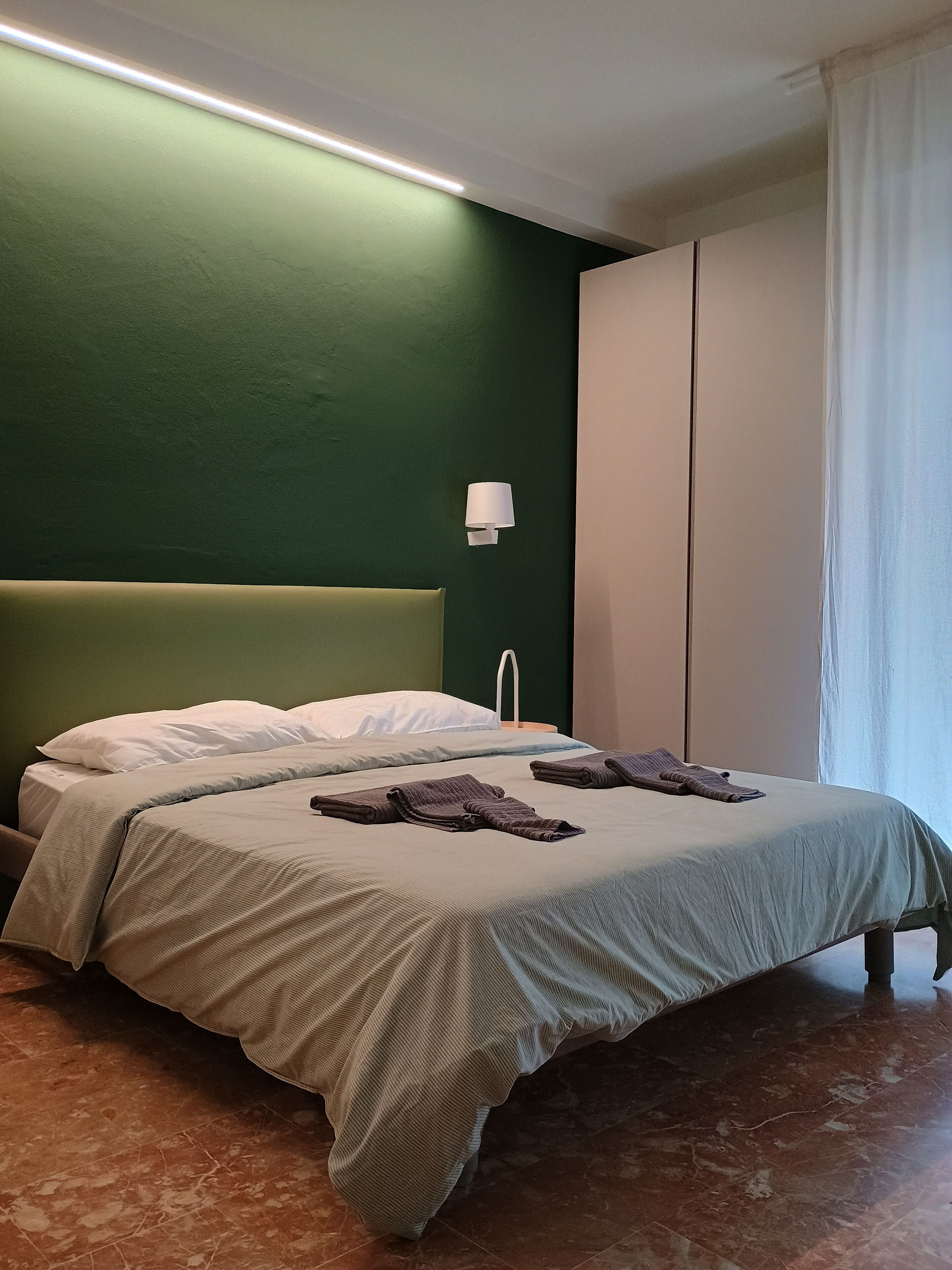 1 chambre, fer et planche à repasser, Wi-Fi, draps fournis