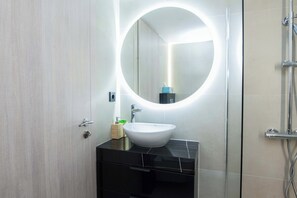 Bathroom - Brand New 1 Bd Apt in Trendy Kipseli (Athens)