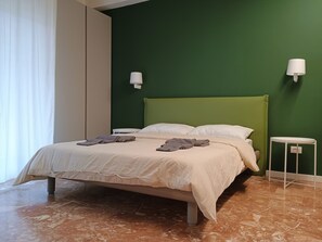 1 chambre, fer et planche à repasser, Wi-Fi, draps fournis