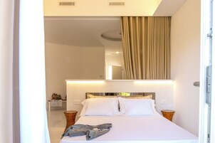 Ropa de cama de alta calidad y minibar 