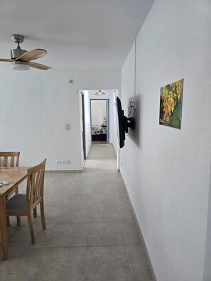 Interior - Spacious, quiet apartment by the river. (Saint-Louis)