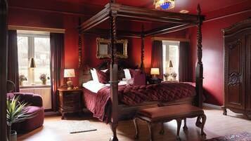 Suite, Garden View | In-room safe, iron/ironing board, free WiFi