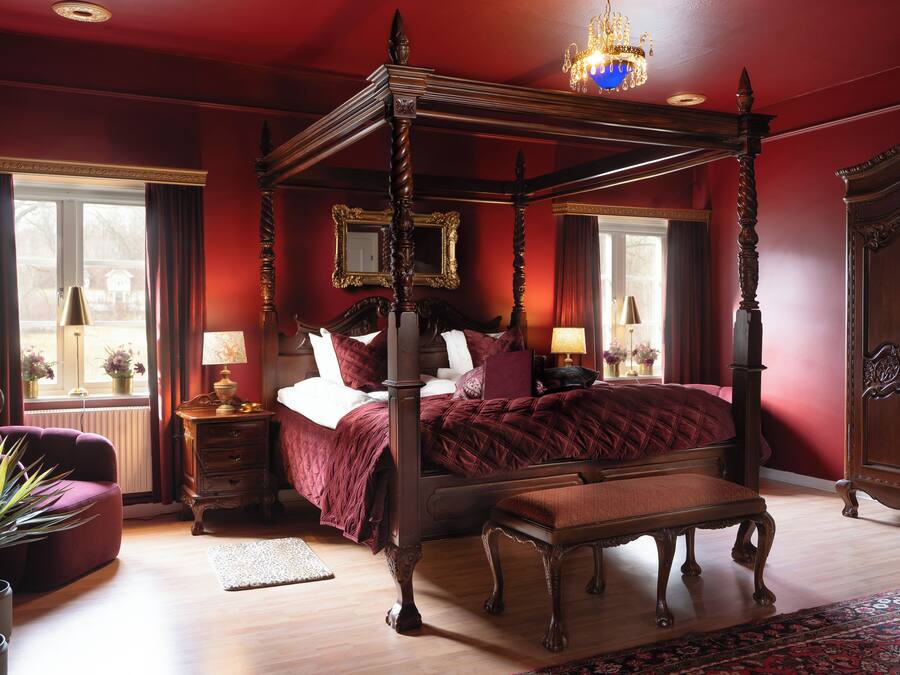 Suite, Garden View | In-room safe, iron/ironing board, free WiFi