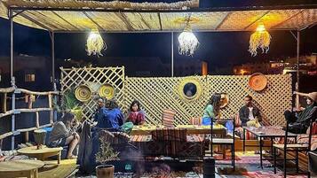 雙人或雙床房 | 露台/庭院