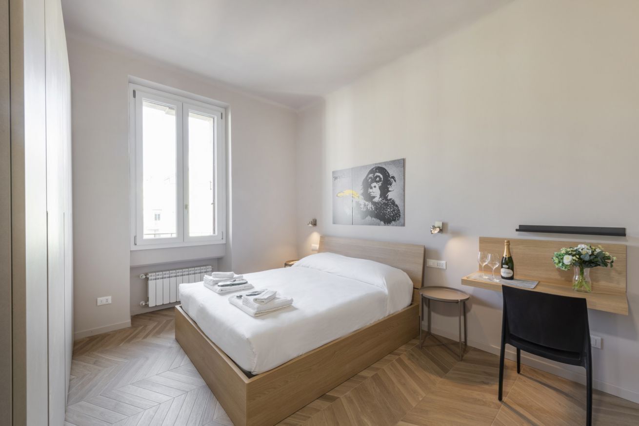 2 bedrooms, desk, iron/ironing board, WiFi