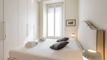 1 Schlafzimmer, Schreibtisch, BĂŒgeleisen/BĂŒgelbrett, WLAN