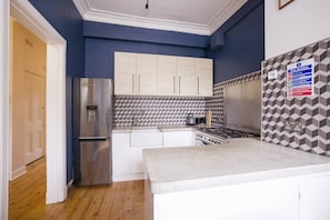 Private kitchen - Splendid 2bed Apt near Haymarket (Edinburgh)