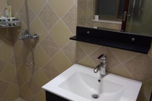 Bathroom - Yilan Guesthouse (Tongxiang)
