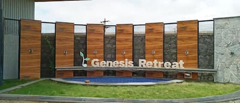 Mặt tiền nơi lưu trú