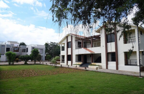 واجهة المنشأة