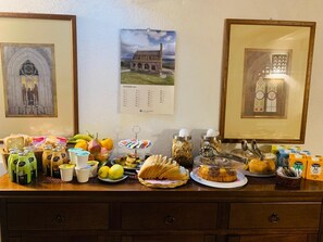 Desayuno bufé gratuito y diario