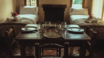 Comfort Cottage, Patio, Garden View | 1 bedroom, in-room safe, soundproofing, free WiFi