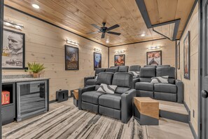 Interior - Roof Top Cabin~Water Park~Heater Indoor Pool~Games~PlayStation~Games~Mini-Golf~Views~Sleep 22 (Sevierville)