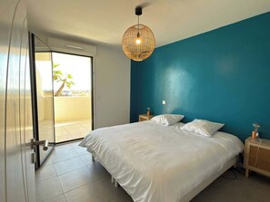 1 bedroom, iron/ironing board, travel crib, WiFi