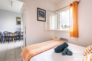 1 bedroom, WiFi, bed sheets