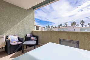 Property grounds - Cosy Apartment with Pool (Valras-Plage)
