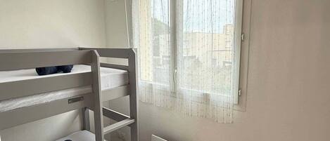 2 chambres, fer et planche Ă repasser, Wi-Fi, draps fournis