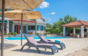 House (Villa P) | Pool