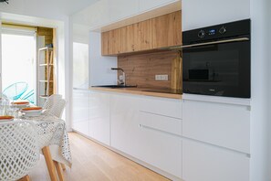 Fridge, microwave, oven, dishwasher