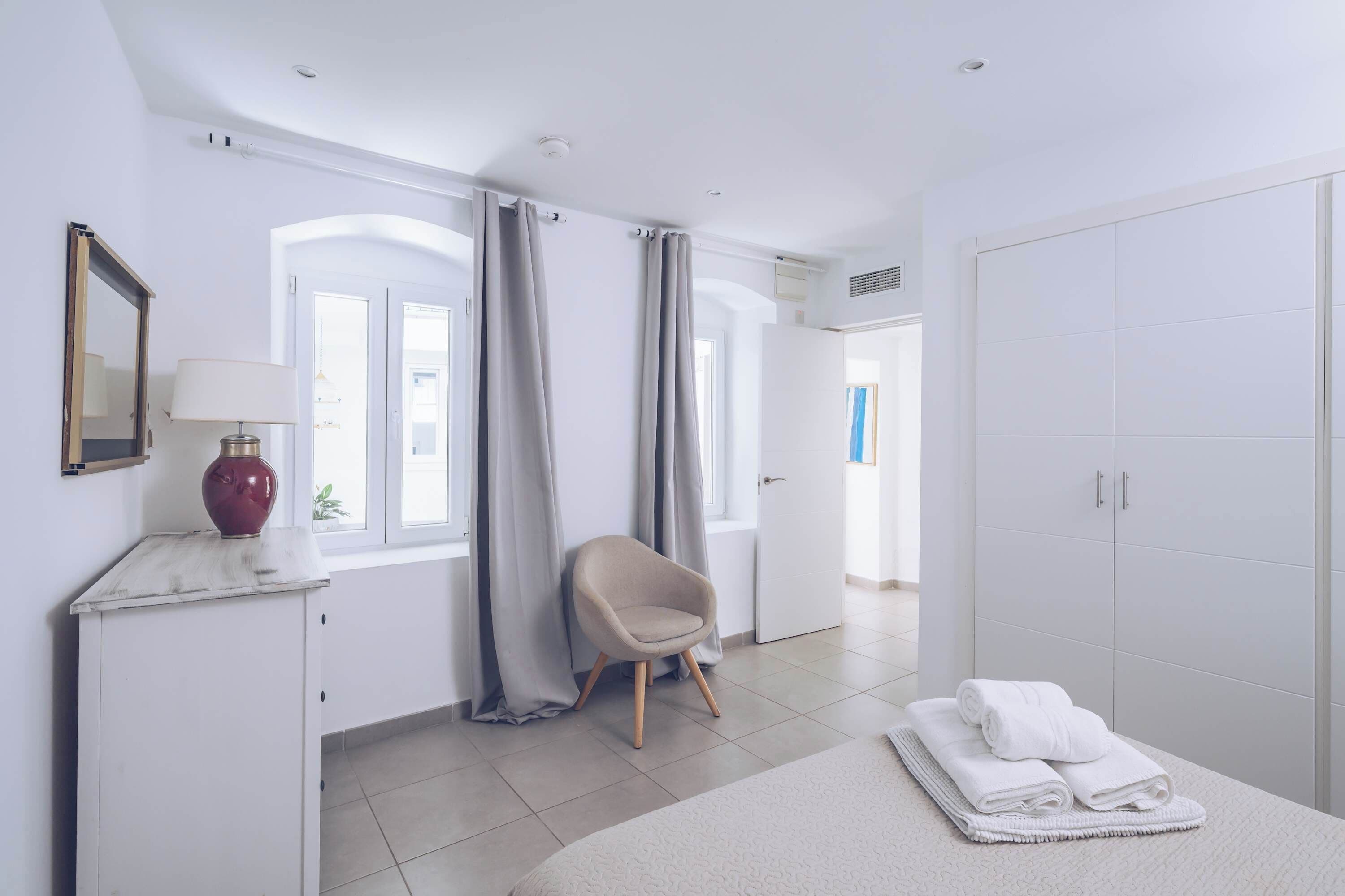 1 chambre, fer et planche à repasser, Wi-Fi, draps fournis