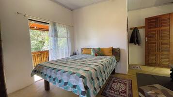 Chalé conforto, varanda coberta, vista para a montanha | Comodidades do quarto