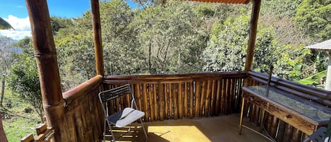 Comfort Chalet, Lanai, Mountain View | Lanai