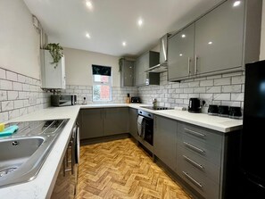 Private kitchen - 3 Bedroom Home in Wellington (Wellington)