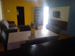 Dining - FOR RENT ON WEEKENDS AND HOLIDAYS.... AVAILABLE FOR TECNOSHOW 2025. (Rio Verde)