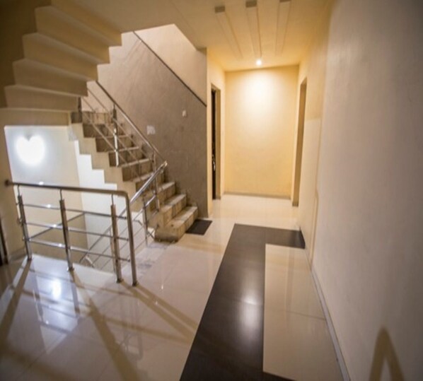 Staircase - Hotel Shri Krishna (Pipariya)