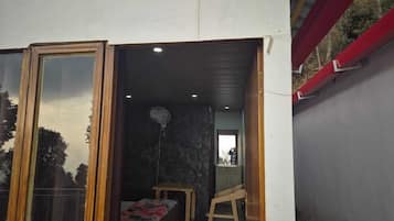 1 bedroom, desk, laptop workspace, free WiFi