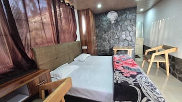 Deluxe Cottage, Private Bathroom, Valley View | 1 bedroom, desk, laptop workspace, free WiFi