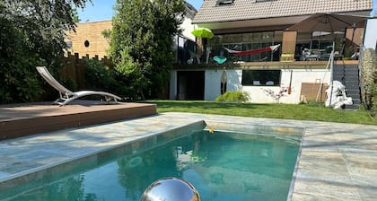Paris Garden River residence