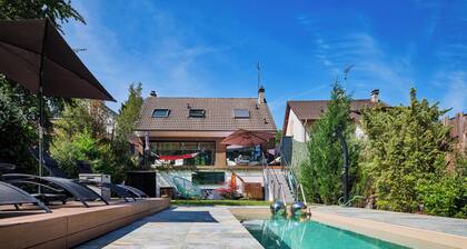 Paris Garden River residence