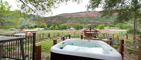 Bain à remous extérieur