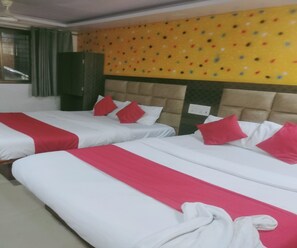 Deluxe Quadruple Room - HOTEL Sai Leela Residency (Mumbai)